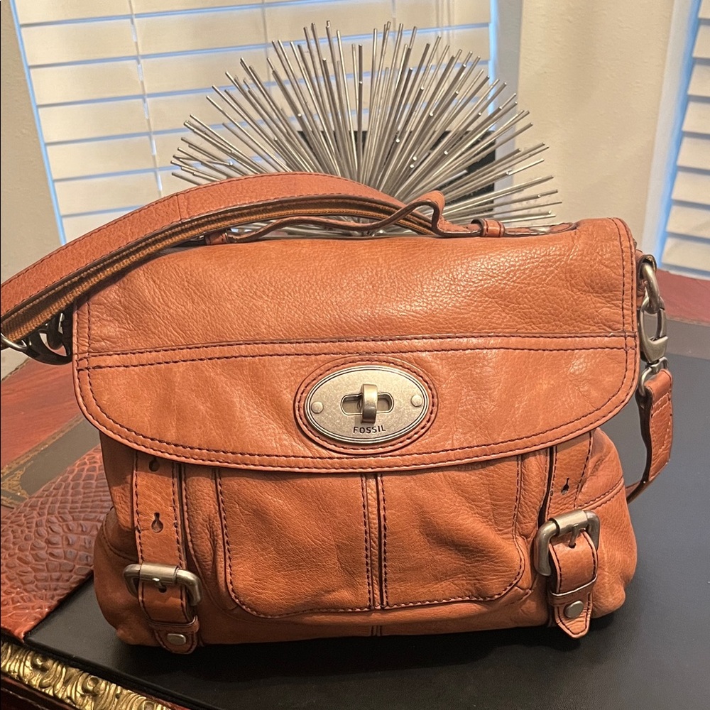 Fossil Leather Crossbody Bag in Cognac Tan